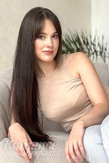 Ukrainian mail order bride Marina from Kremenchug with brunette hair and brown eye color - image 1