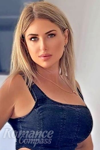 Ukrainian mail order bride Natalia from Istanbul with light brown hair and grey eye color - image 1