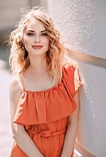 Ukrainian mail order bride Iryna from Kyiv with blonde hair and green eye color - image 2