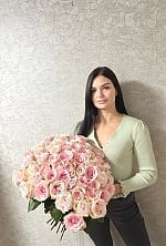 Ukrainian mail order bride Zoryana from Paris with black hair and grey eye color - image 5