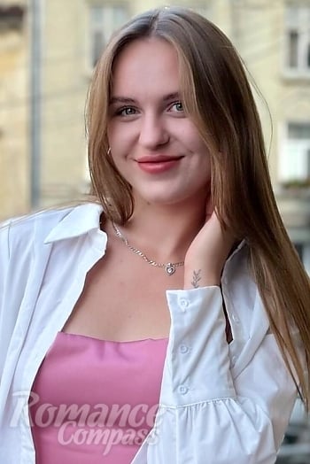 Ukrainian mail order bride Maria from Vinnytsia with light brown hair and grey eye color - image 1