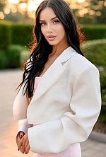 Ukrainian mail order bride Sofia from Kiev with brunette hair and green eye color - image 7