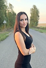 Ukrainian mail order bride Inna from Kiev with brunette hair and brown eye color - image 5