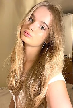 Diana, 19 y.o. from Kiev, Ukraine