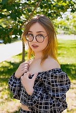 Ukrainian mail order bride Taisiya from Zaporozhye with light brown hair and green eye color - image 3