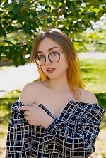 Ukrainian mail order bride Taisiya from Zaporozhye with light brown hair and green eye color - image 2