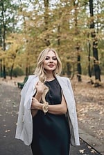 Ukrainian mail order bride Yulia from Essen with blonde hair and green eye color - image 4