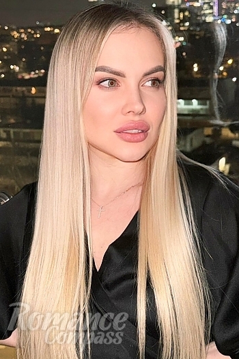 Ukrainian mail order bride Yulia from Essen with blonde hair and green eye color - image 1