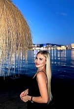 Ukrainian mail order bride Yulia from Essen with blonde hair and green eye color - image 7