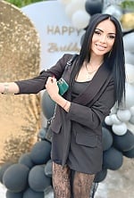 Ukrainian mail order bride Elina from Madrid with black hair and brown eye color - image 4