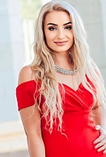 Ukrainian mail order bride Yarina from Los Angeles with blonde hair and green eye color - image 3