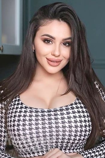 Ukrainian mail order bride Anastasia from Kyiv with brunette hair and hazel eye color - image 1