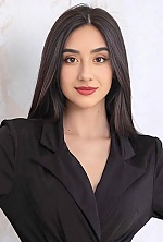 Ukrainian mail order bride Sharick from Bogotá with black hair and black eye color - image 5