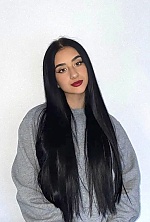 Ukrainian mail order bride Sharick from Bogotá with black hair and black eye color - image 3