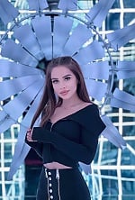 Ukrainian mail order bride Yana from Kryvyi Rih with light brown hair and green eye color - image 6