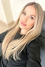 Ukrainian mail order bride Anastasia from Wroclaw with blonde hair and green eye color - image 4