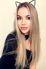 Ukrainian mail order bride Anastasia from Wroclaw with blonde hair and green eye color - image 5