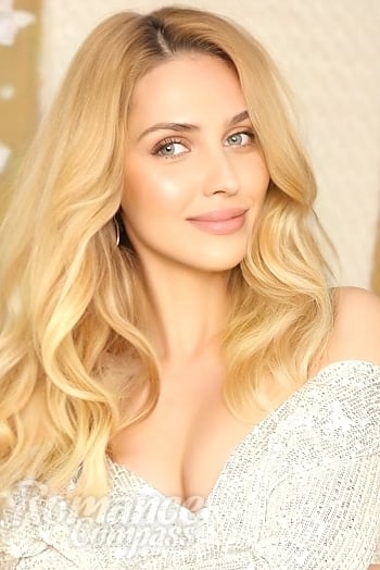 Ukrainian mail order bride Valentina from Buffalo with blonde hair and blue eye color - image 1