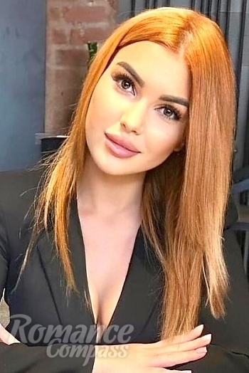 Ukrainian mail order bride Airinga from Kaunas with light brown hair and brown eye color - image 1