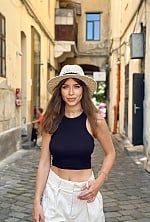 Ukrainian mail order bride Anastasia from Paris with light brown hair and green eye color - image 7