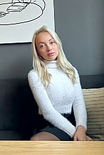 Ukrainian mail order bride Aljona from Tallinn with blonde hair and green eye color - image 7