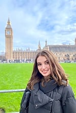 Ukrainian mail order bride Alexandera from London with light brown hair and brown eye color - image 9