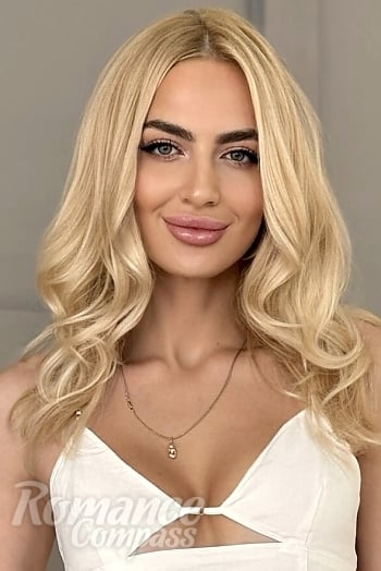 Ukrainian mail order bride Diana from Kharkiv with blonde hair and green eye color - image 1