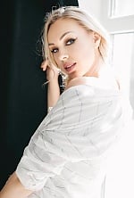 Ukrainian mail order bride Liubov from London with blonde hair and green eye color - image 8