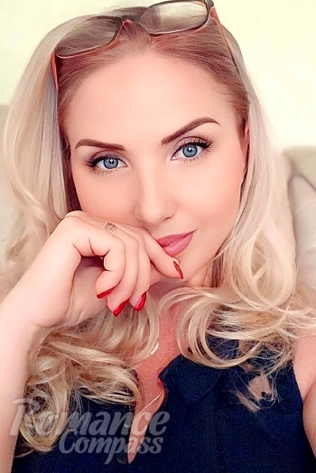 Ukrainian mail order bride Natalya from Las Vegas with blonde hair and grey eye color - image 1