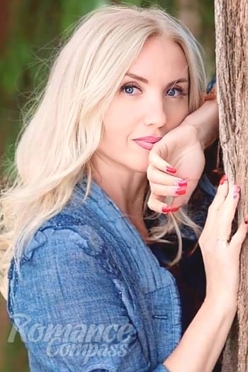 Ukrainian mail order bride Natalya from Las Vegas with blonde hair and grey eye color - image 1