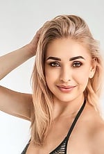 Ukrainian mail order bride Mariana from Berlin with blonde hair and green eye color - image 6