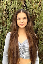 Ukrainian mail order bride Anna from Kyiv with light brown hair and brown eye color - image 4