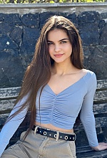 Ukrainian mail order bride Anna from Kyiv with light brown hair and brown eye color - image 5
