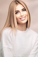 Ukrainian mail order bride Diana from Chernivtsi with blonde hair and blue eye color - image 8