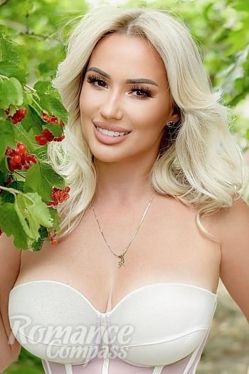 Ukrainian mail order bride Alla from Kyiv with blonde hair and brown eye color - image 1