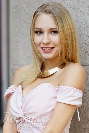 Ukrainian mail order bride Alena from Zaporizhzhya with blonde hair and blue eye color - image 1