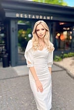 Ukrainian mail order bride Hrystyna from Kyiv with blonde hair and green eye color - image 3