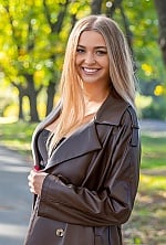 Ukrainian mail order bride Irina from Kyiv with blonde hair and green eye color - image 4