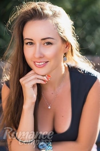 Ukrainian mail order bride Nataliya from Kryvyi Rih with light brown hair and brown eye color - image 1