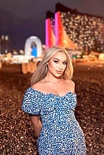 Ukrainian mail order bride Nicoletta from Madrid with blonde hair and green eye color - image 8