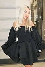 Ukrainian mail order bride Nicoletta from Madrid with blonde hair and green eye color - image 5