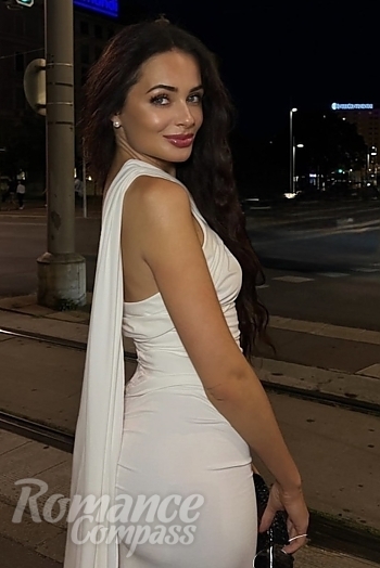 Ukrainian mail order bride Marina from Vienna with brunette hair and grey eye color - image 1