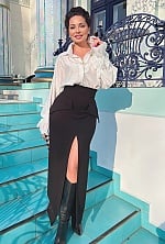 Ukrainian mail order bride Marina from Vienna with brunette hair and grey eye color - image 7