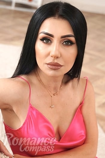 Ukrainian mail order bride Zhanna from Zhytomyr with brunette hair and green eye color - image 1