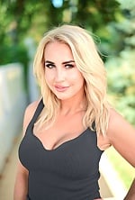 Ukrainian mail order bride Viktoria from Los Angeles with blonde hair and green eye color - image 3