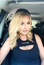 Ukrainian mail order bride Viktoria from Los Angeles with blonde hair and green eye color - image 2