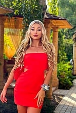 Ukrainian mail order bride Alina from Tampa with blonde hair and brown eye color - image 4