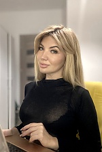 Ukrainian mail order bride Inna from Chernivtsi with blonde hair and green eye color - image 2