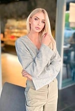 Ukrainian mail order bride Oksana from Kyiv with blonde hair and green eye color - image 2