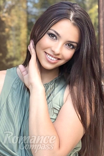 Ukrainian mail order bride Tatiana from Kharkiv with brunette hair and brown eye color - image 1